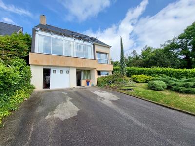 Maison - 131 m² - 8 pièces