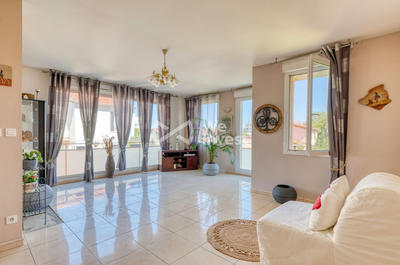 Maison - 203 m² - 7 pièces