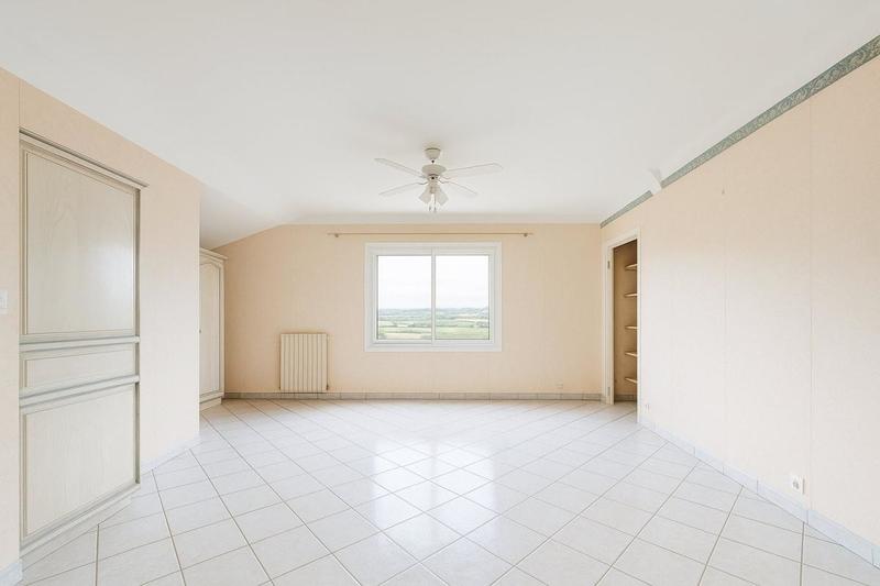 Maison traditionnelle - 134 m² - 4 pièces