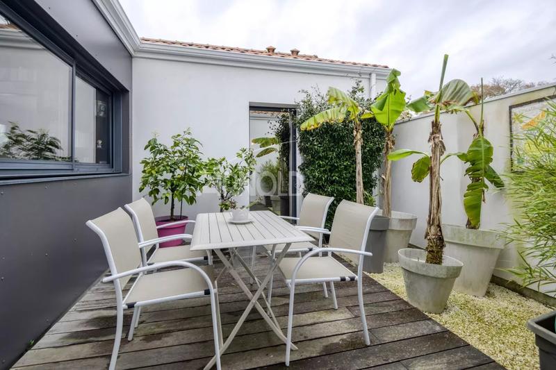 Maison - 191 m² - 8 pièces