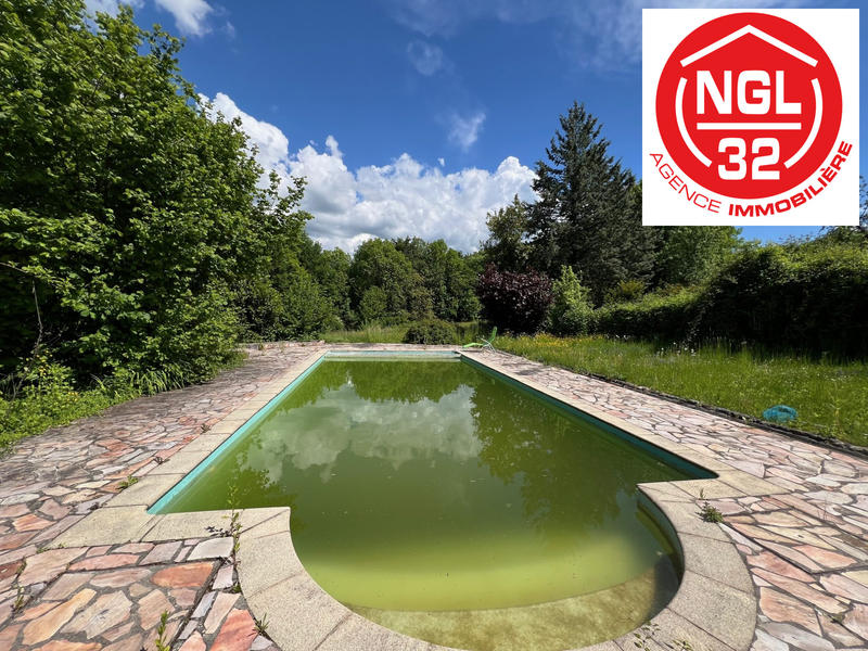 Maison - 233 m² - 8 pièces