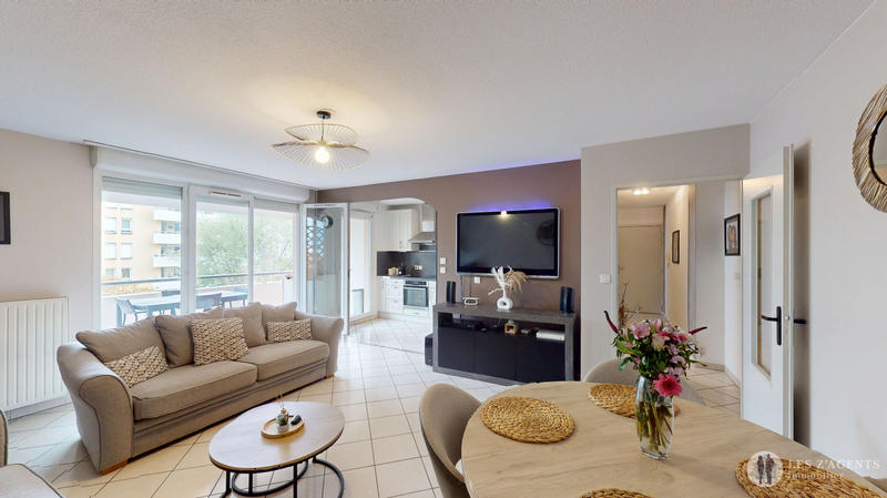 Appartement - 96 m² - 5 pièces