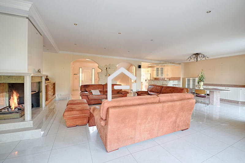 Maison - 450 m² - 10 pièces