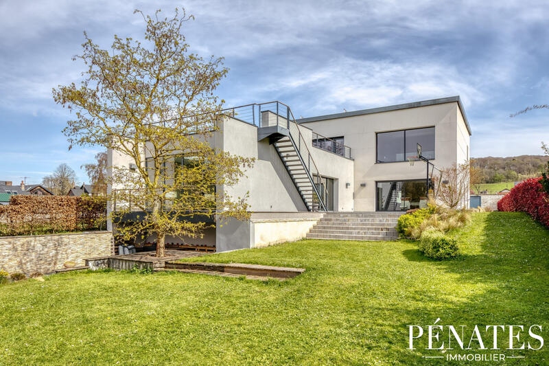 Villa - 338 m² - 8 pièces