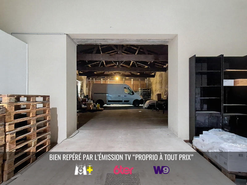 Château - 2 216 m² - 4 pièces