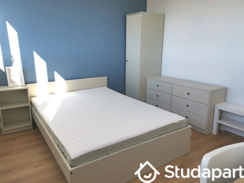 Chambre - 11 m² - 1 pièce