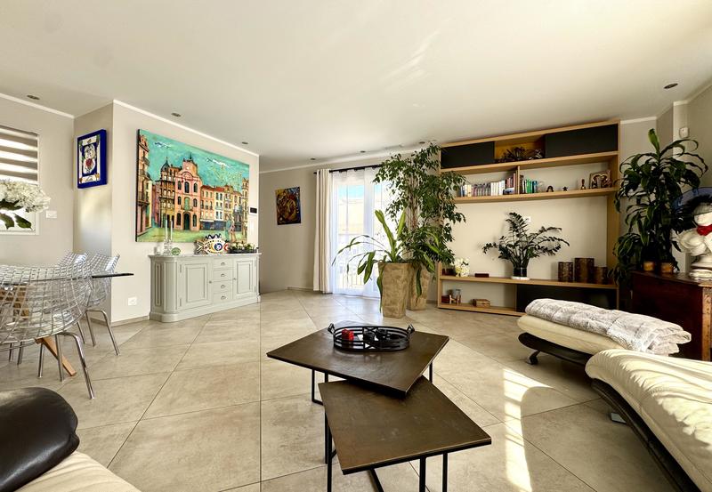 Maison - 96 m² - 4 pièces