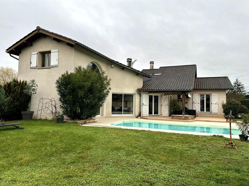 Maison - 185 m² - 6 pièces