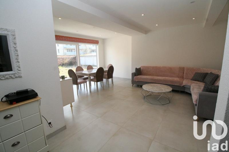 Maison - 240 m² - 8 pièces