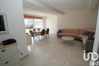 Maison - 240 m² - 8 pièces