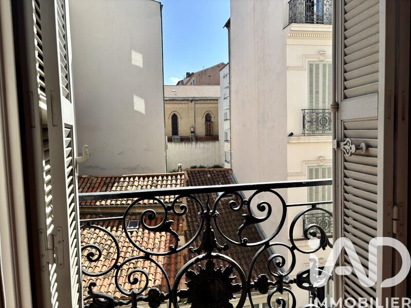 Appartement - 90 m² - 5 pièces