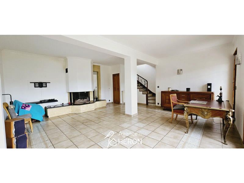 Propriété - 170 m² - 8 pièces