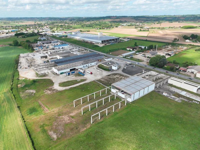 Local commercial - 5 100 m² - 1 pièce