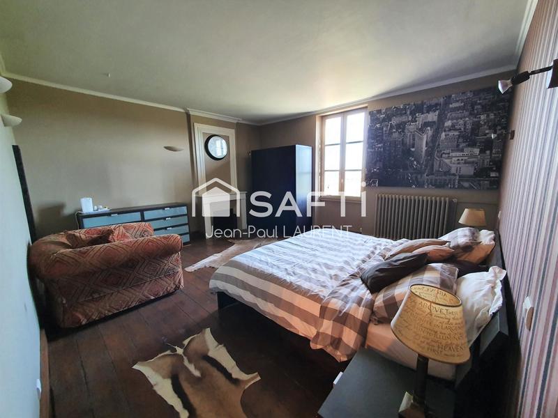 Maison - 229 m² - 6 pièces