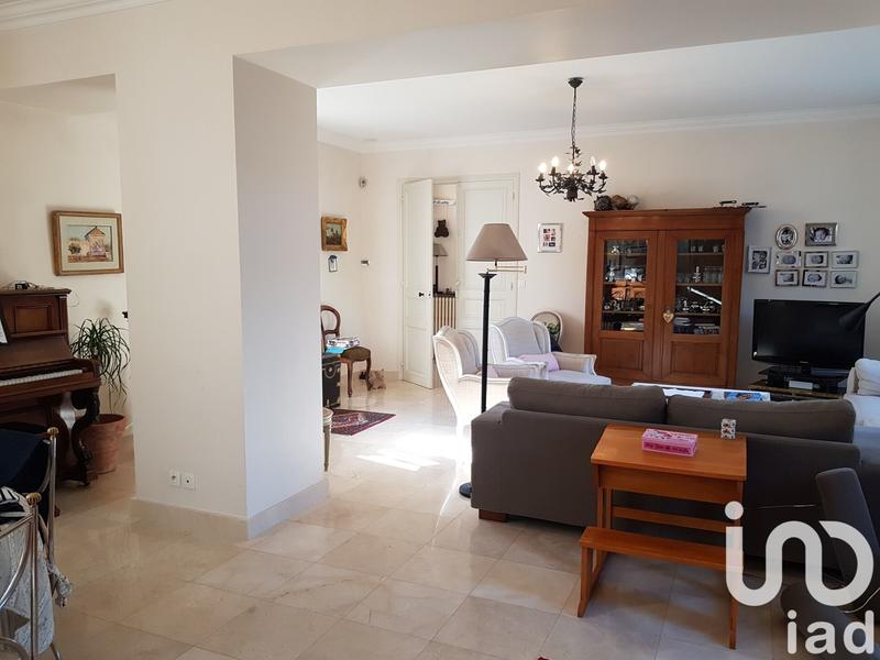 Maison - 216 m² - 13 pièces