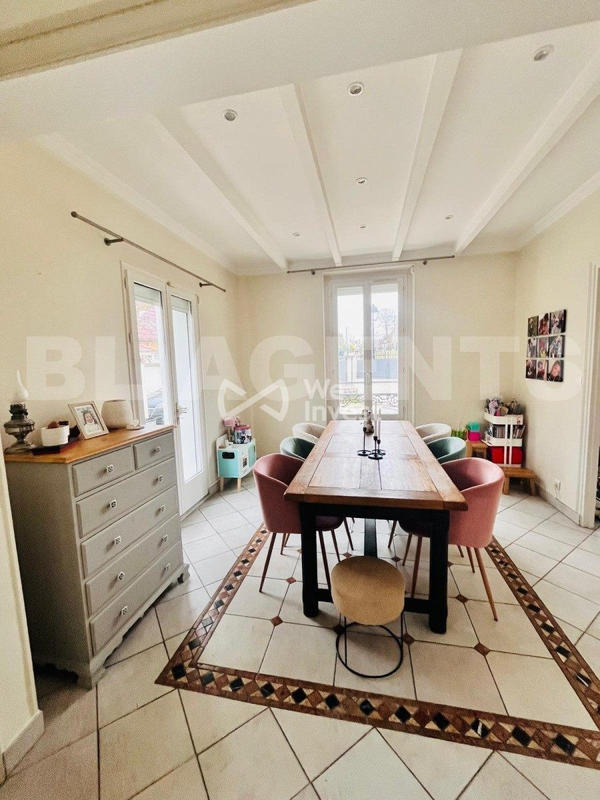 Maison - 200 m² - 6 pièces