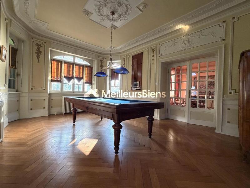 Maison - 375 m² - 12 pièces