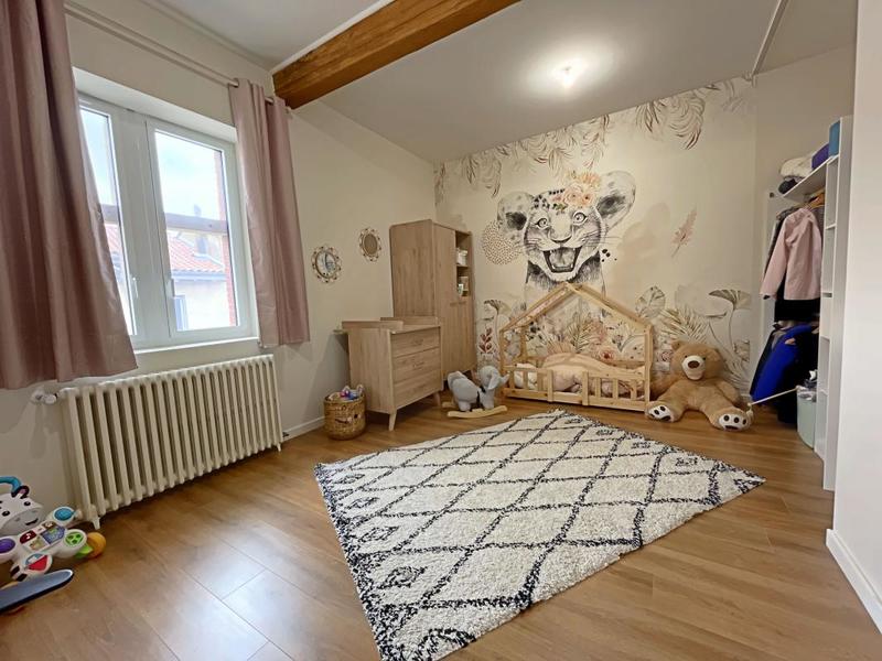 Maison - 220 m² - 6 pièces