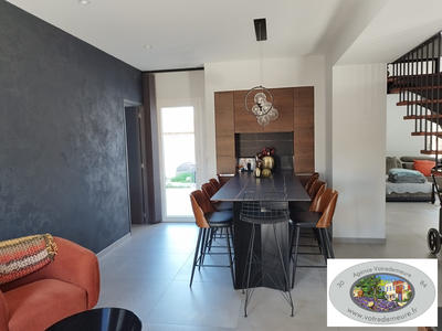 Maison contemporaine - 143 m² - 7 pièces