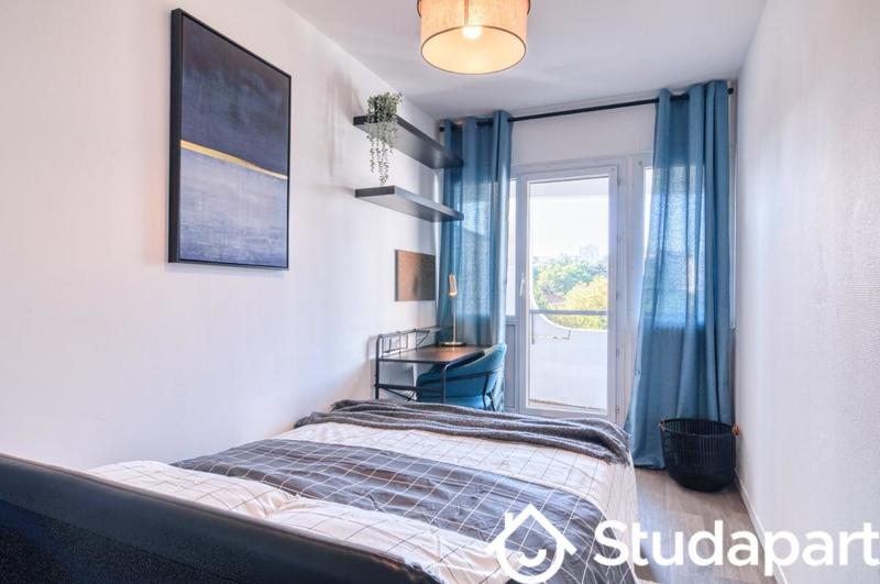 Chambre - 13 m² - 1 pièce