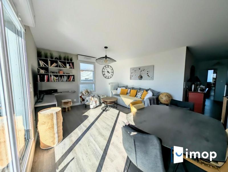 Appartement - 80 m² - 4 pièces