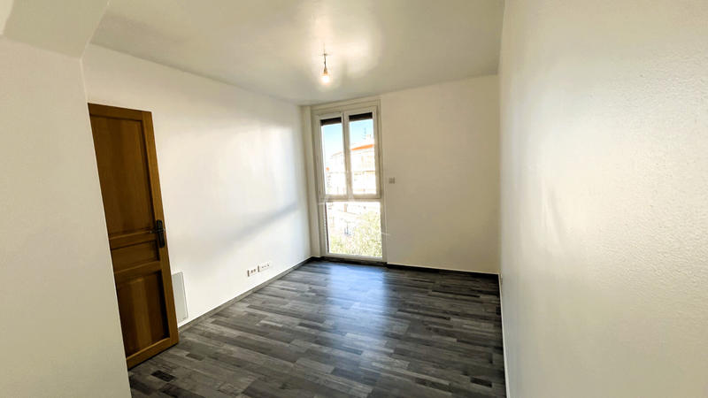 Appartement - 99 m² - 5 pièces