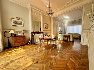 Maison bourgeoise - 242 m² - 10 pièces