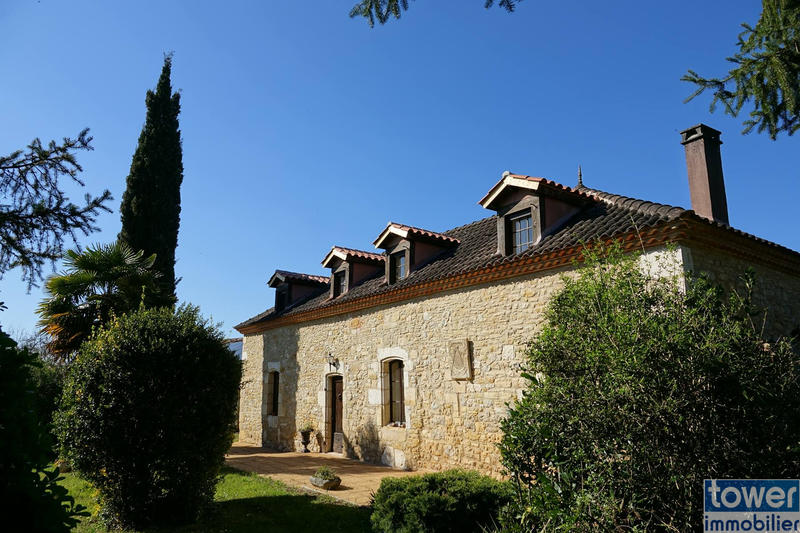 Propriété - 200 m² - 6 pièces