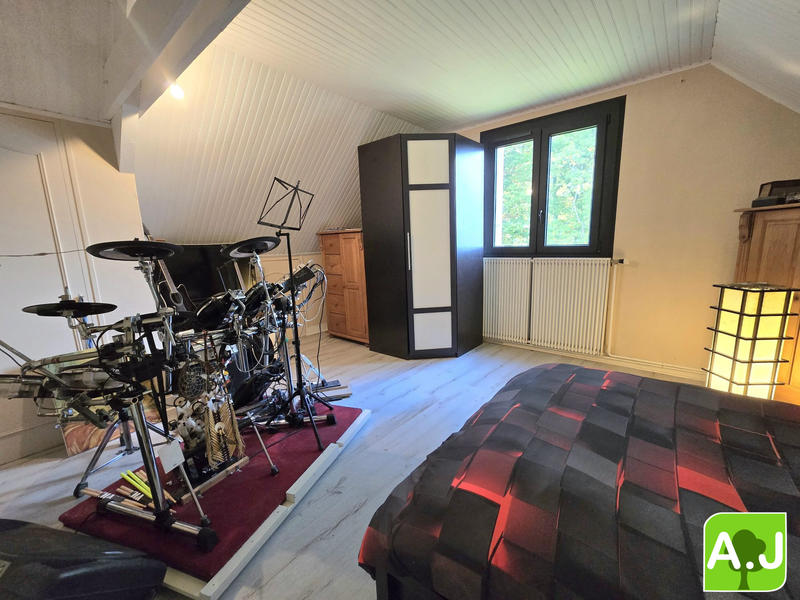 Maison traditionnelle - 131 m² - 6 pièces