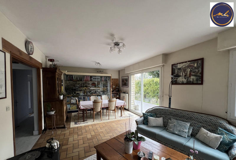 Maison traditionnelle - 187 m² - 8 pièces