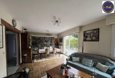 Maison traditionnelle - 187 m² - 8 pièces