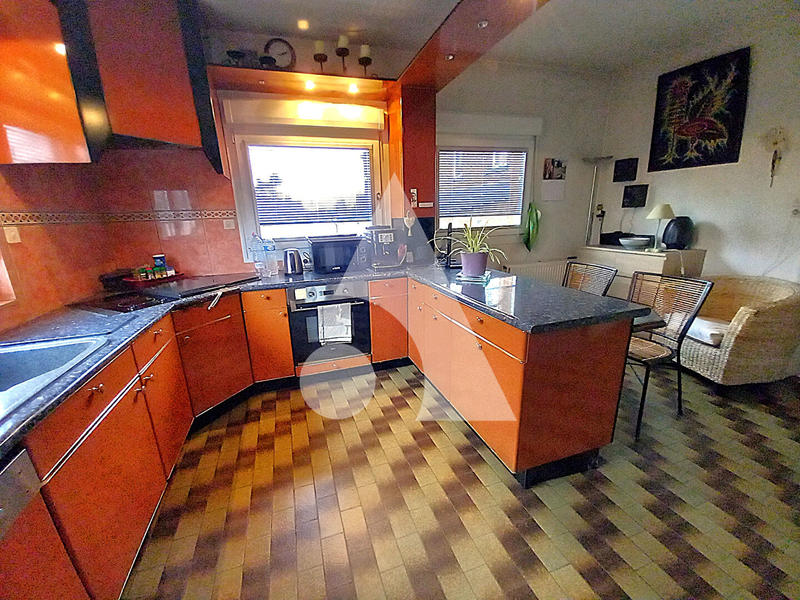 Maison - 258 m² - 11 pièces