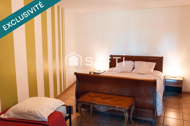 Local commercial - 216 m² - 10 pièces