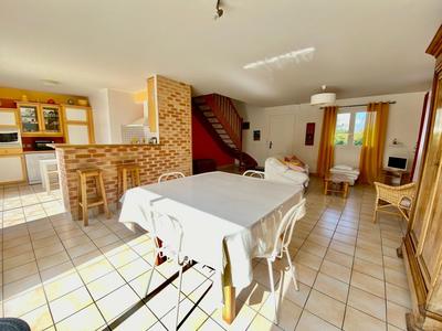 Maison - 148 m² - 8 pièces