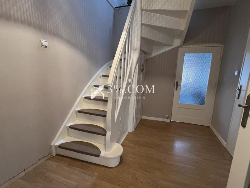 Maison - 219 m² - 8 pièces