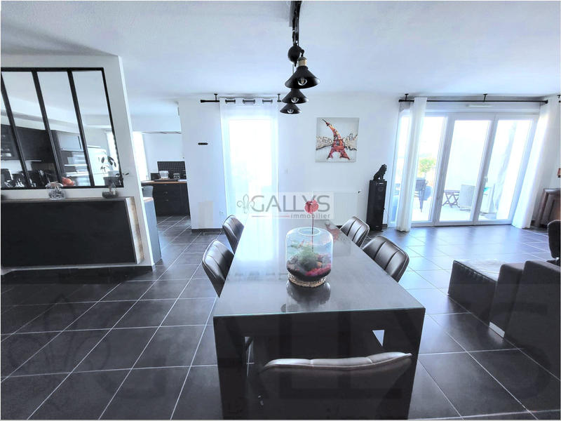 Appartement - 128 m² - 5 pièces