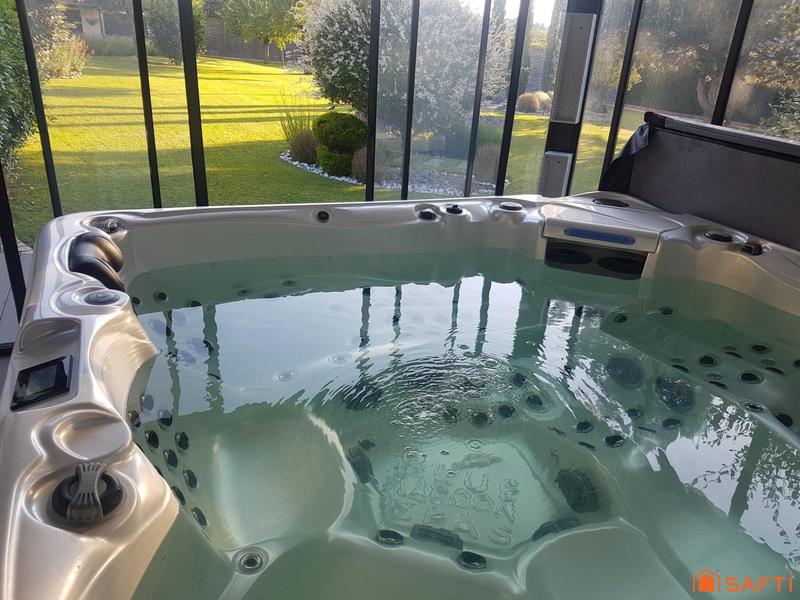 Maison - 293 m² - 9 pièces