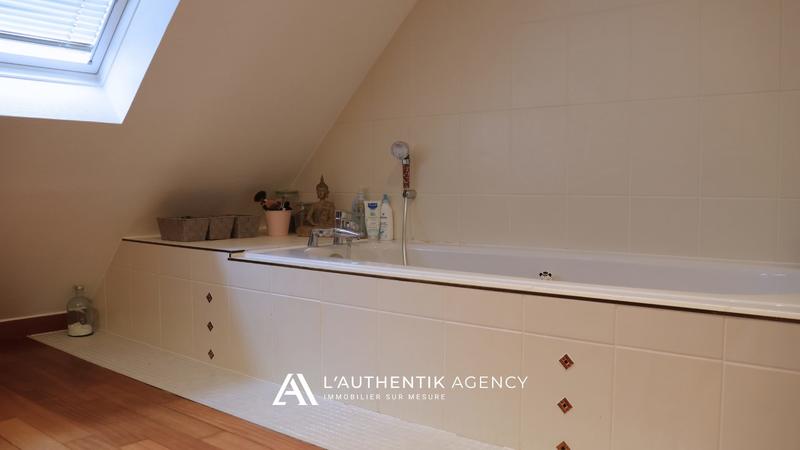 Maison contemporaine - 250 m² - 7 pièces