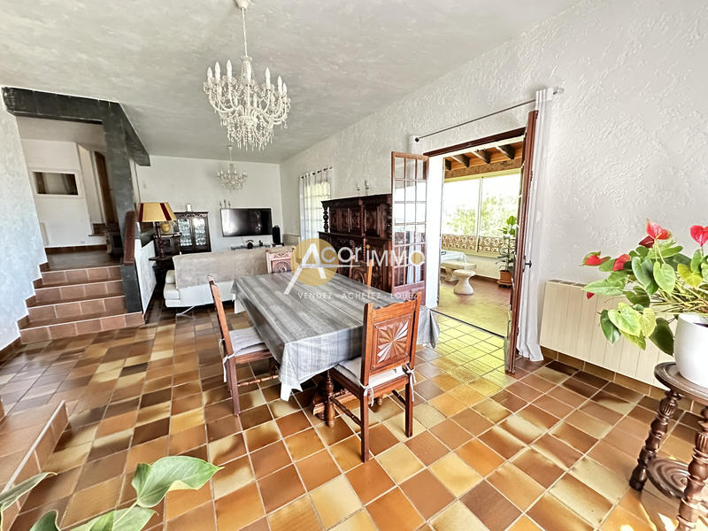 Maison - 200 m² - 7 pièces