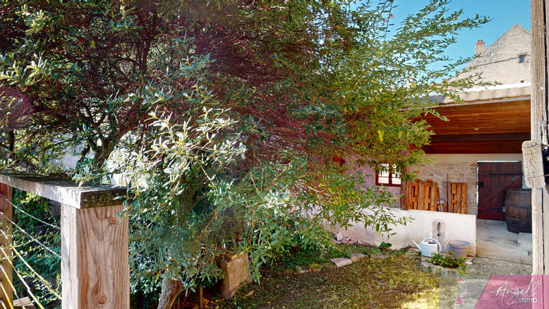 Maison - 242 m² - 9 pièces