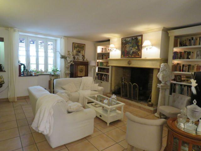 Maison - 384 m² - 17 pièces