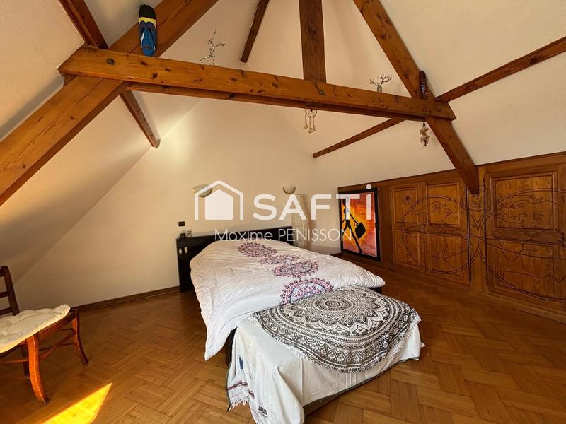 Maison - 260 m² - 6 pièces