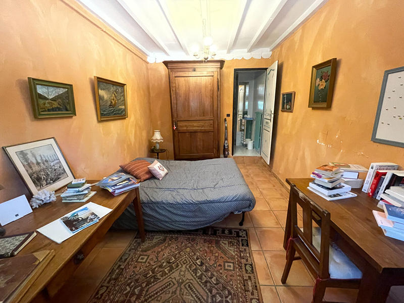 Maison - 220 m² - 6 pièces