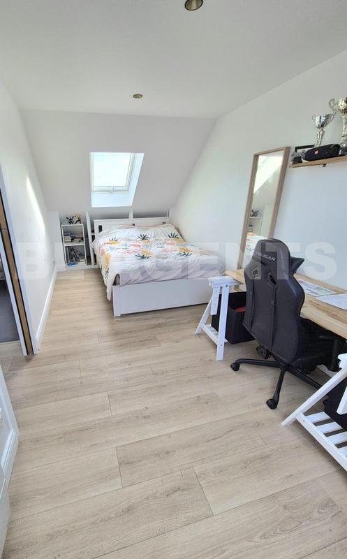 Maison traditionnelle - 120 m² - 6 pièces