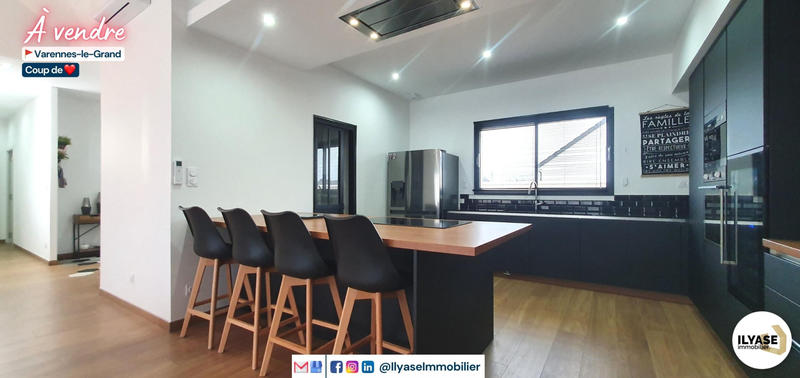 Maison - 209 m² - 8 pièces