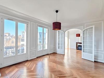 Appartement - 135 m² - 5 pièces