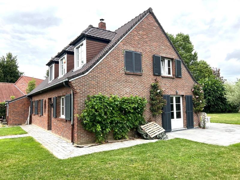 Maison - 300 m² - 9 pièces