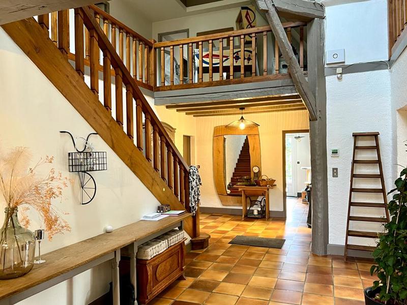 Maison - 300 m² - 8 pièces