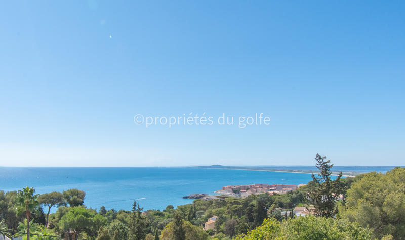 Maison - 280 m² - 8 pièces