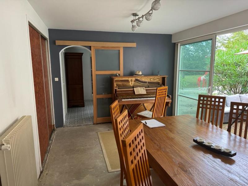 Maison - 219 m² - 6 pièces